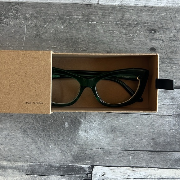 🆕 listing! Beautiful green cat-eye glasses - Picture 6 of 6